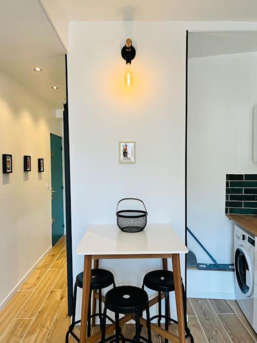Superbe Appartement Au Coeur Du Mourillon Refais A Neuf Proche Des Plage Toulon Luaran gambar